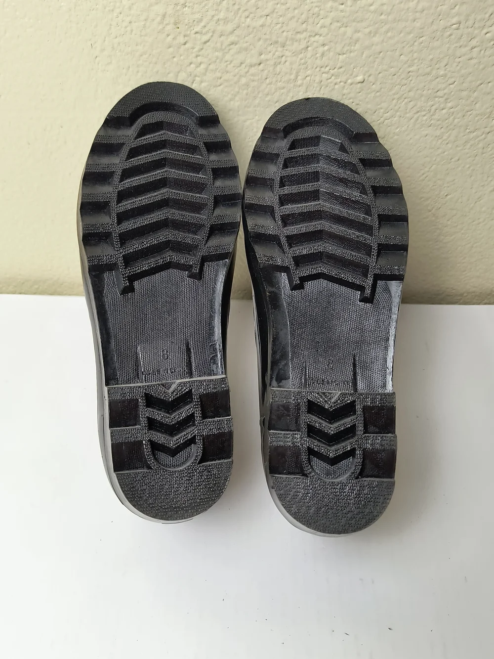 totes 8 Women's Black Waterproof Winter Rain Slip-Ons